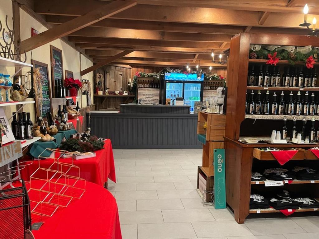 Watson Estate Bnb & Deer Creek Winery Uniontown Esterno foto