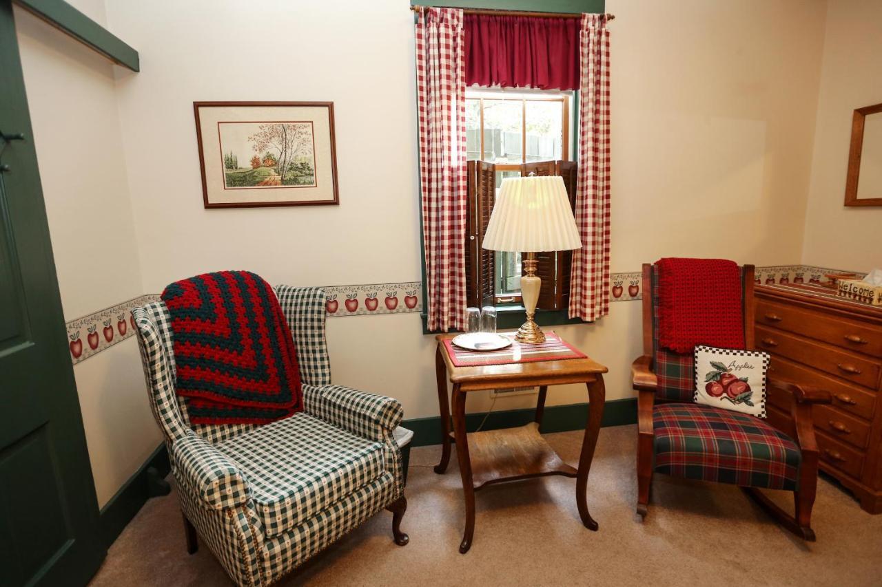 Watson Estate Bnb & Deer Creek Winery Uniontown Esterno foto